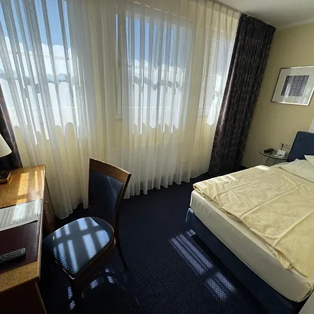 Viktoria Hotel Kolonia