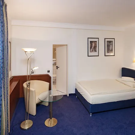 Viktoria Hotel Kolonia