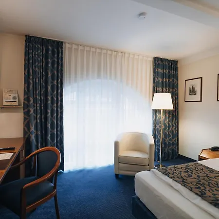 Viktoria Hotel 4*