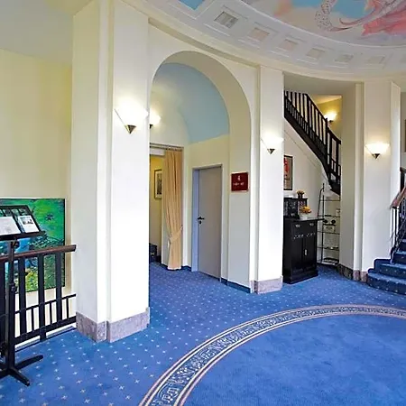 Viktoria Hotel
