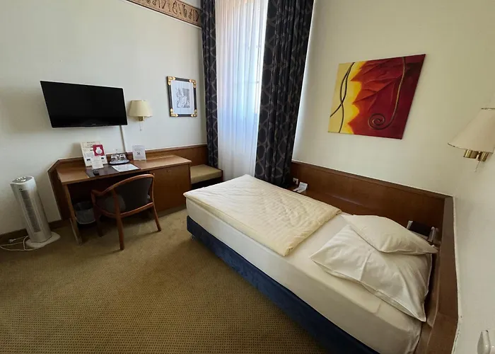 Viktoria Hotel 4*