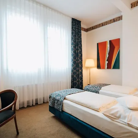 ヴィクトリア 4* ケルン